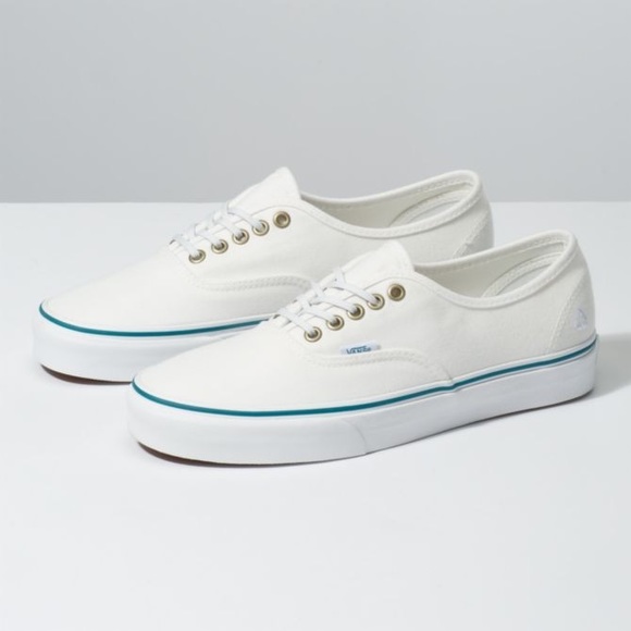 vans authentic pet